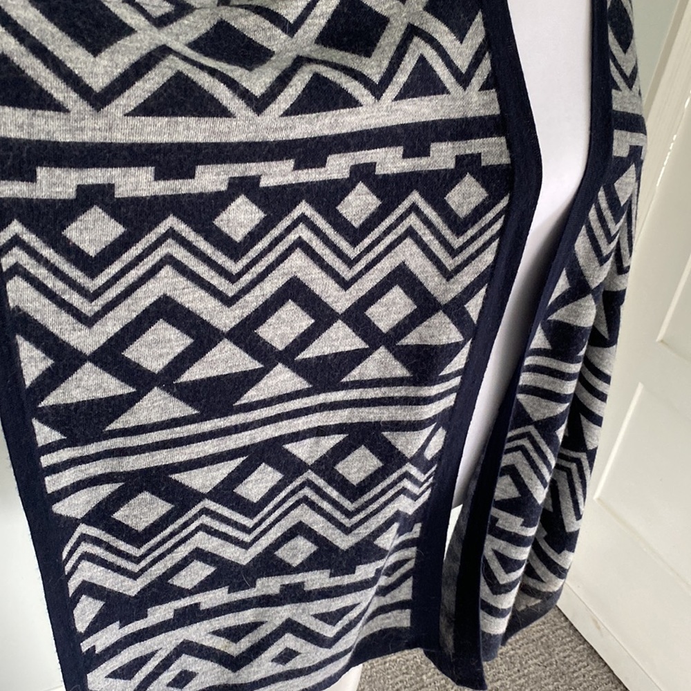 Geometric patterned sweater - Picture 2 of 4